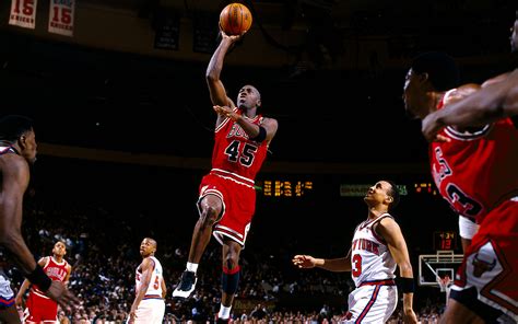 19. Double-Nickel vs. Knicks - Michael Jordan 50 Greatest Moments - ESPN