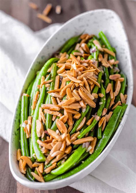 Green Beans with Almonds (Low Carb + Gluten Free) - Delicious Little Bites