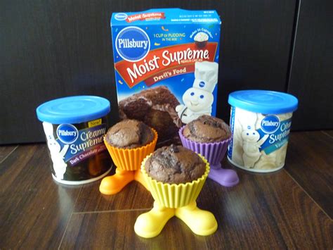 Canadian Hummingbirds: Fred Meyer: Pillsbury cake mix and cream & Chocolate Cupcake