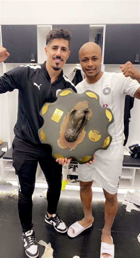 Andre Ayew celebrates Qatar Stars League trophy with Al Sadd teammates ...