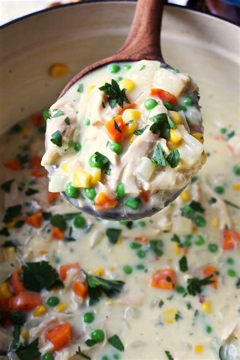 Easy Chicken Pot Pie Soup (Soup Sunday!)