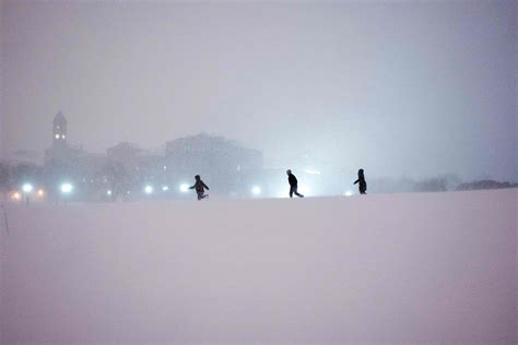 Snowstorm Sends Heavy Snow Across East Coast - The New York Times