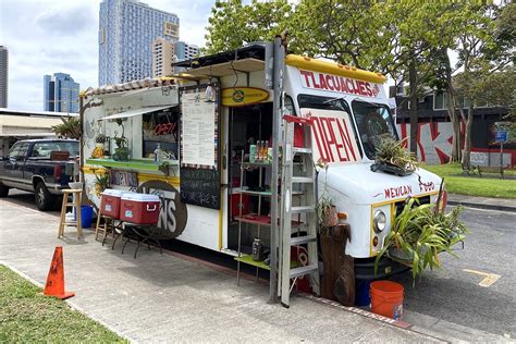 This Mexican Food Truck Serves Up Tacos, Carnitas, Chimichangas ... and ...