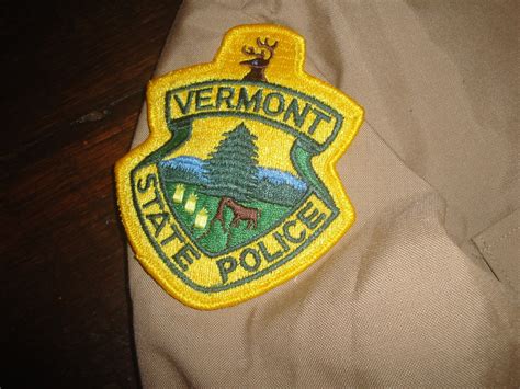 VERMONT STATE POLICE PATCHES TAN UNIFORM SHIRT 15x33 SMALL | SidelineSwap