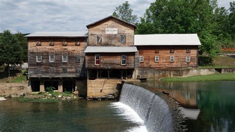 The Loretta Lynn Ranch: A Country Fan's Heaven | Woman's World