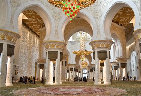 Sheikh Zayed Grand Mosque Photos : Interior, Chandelier, Calligraphy ...