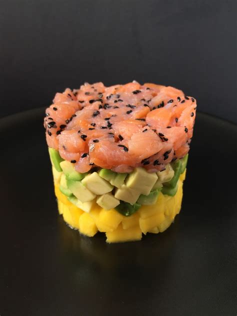 Inglourious Bananas: Salmon Tartare with Avocado and Mango // Tartare di salmone con avocado e mango