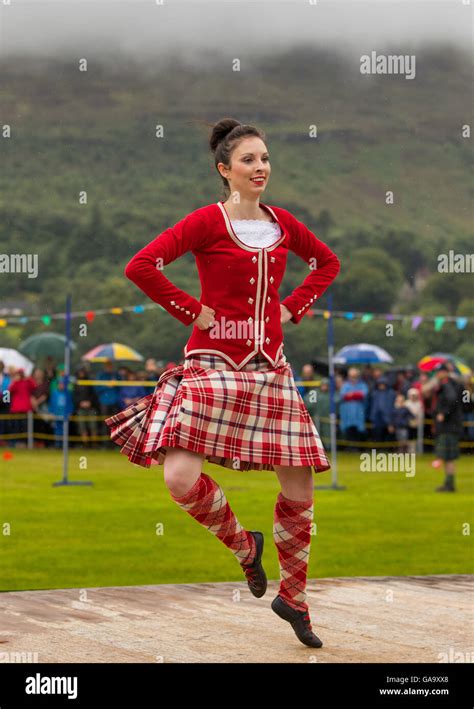 Traditional scottish dance hi-res stock photography and images - Alamy