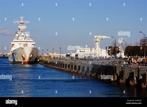 Japan Coast Guard ship Stock Photo - Alamy