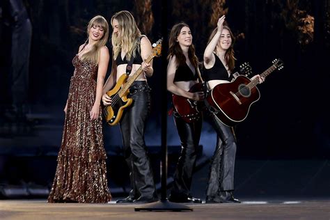 Taylor with her band members - Taylor Swift Eras Tour! Photo (45087671) - Fanpop