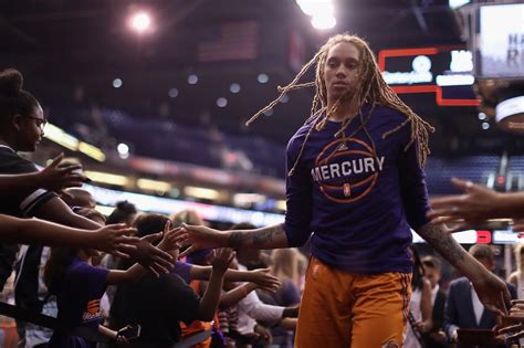 Brittney Griner Kneeling National Anthem - Koriwadu