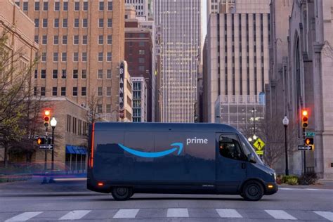 Amazon investing €1bn to electrify fleet operations | Facts