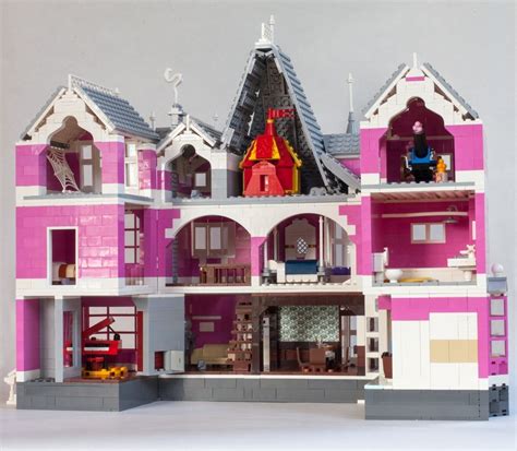 Coraline's Pink Palace Apartments | Coraline, Coraline games, Pink palace