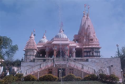 BAPS Shri Swaminarayan Mandir, Amalner