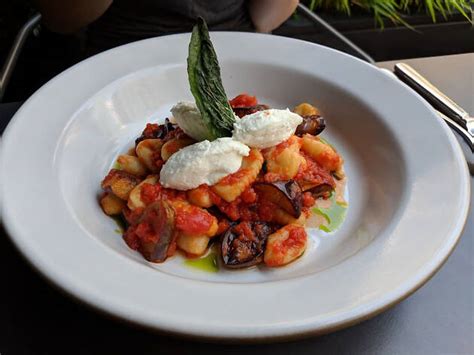 15 Best Italian Restaurants in Toronto for Delectable Pasta