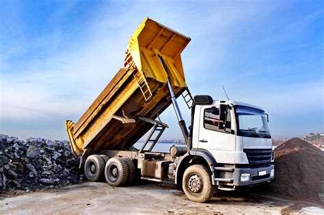 Things You Need to Know Before Owning a Dump Truck - YouFixCars.com