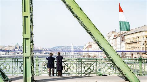 Discover truly local markets and traditional cuisine in Budapest