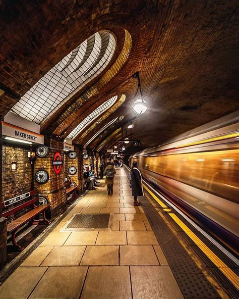 Baker Street Tube Station 🚇 London Congrats @andresbalcazar_ Use #map ...