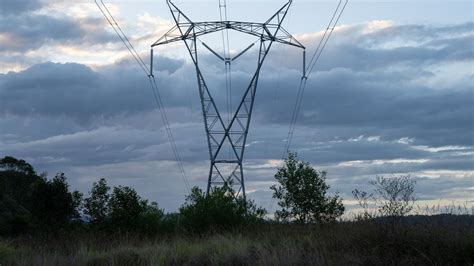 Labor to accelerate transmission line energy restructure | Daily Telegraph