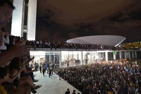 Brazil Protesters Swarm Oscar Niemeyer National Congress Building in ...