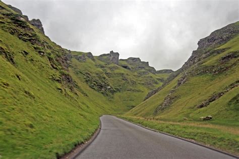 Pretty Places: Castleton in The Peak District - Scene Therapy