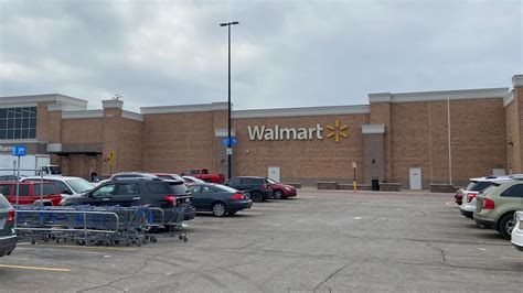 'No store should do that:' Abrupt temporary closures of 2 Walmart ...