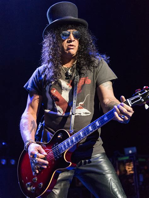 "I’m still a self-conscious and insecure guitar player!": Slash