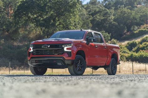 2022 Chevy Silverado Trail Boss Review: Diesel Brawn Meets Google Brains - CNET