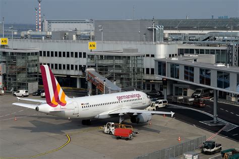 Germany: Flights cancelled after bomb found at Dusseldorf airport - Business news - NewsLocker