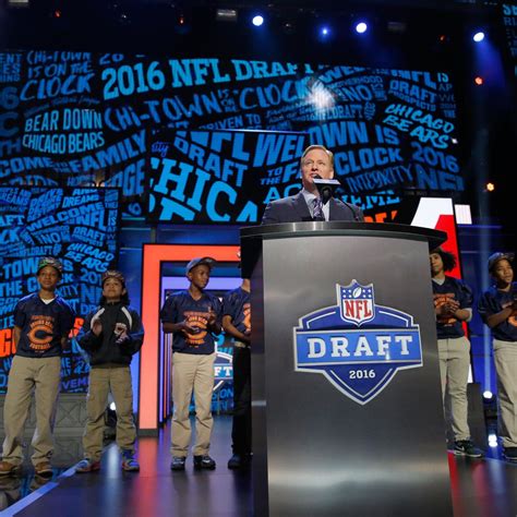 Chicago Bears Mock Draft and Big Board: Updated Day 2 Predictions ...