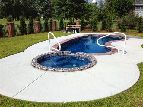 Fiberglass Pool/ Spa Combination with Paver Coping Stone and Mosaic ...