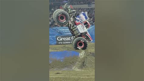 Lucas Oil Stabilizer Savage Freestyle: Monster Jam Videos - YouTube