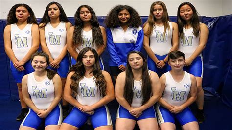 High school girls wrestling team 123327-Girls on high school wrestling ...