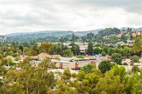 Woodland Hills, Los Angeles CA - Neighborhood Guide | Trulia