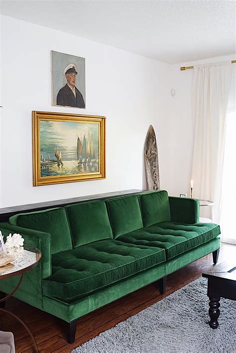 What Colour Goes With Green Velvet Sofa | Homeminimalisite.com