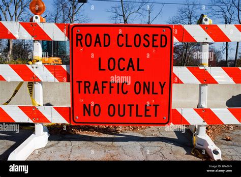 Road Closed Sign Stock Photo - Alamy