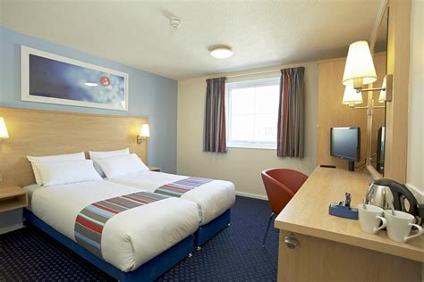 TRAVELODGE CARDIFF M4 HOTEL - Updated 2021 Prices & Reviews (Pontyclun ...