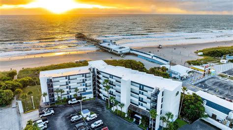 La Quinta Inn & Suites by Wyndham Cocoa Beach Oceanfront from $147 ...