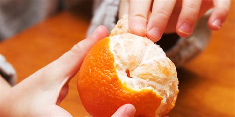 How To Peel An Orange With A Spoon And Make Zero Mess | HuffPost
