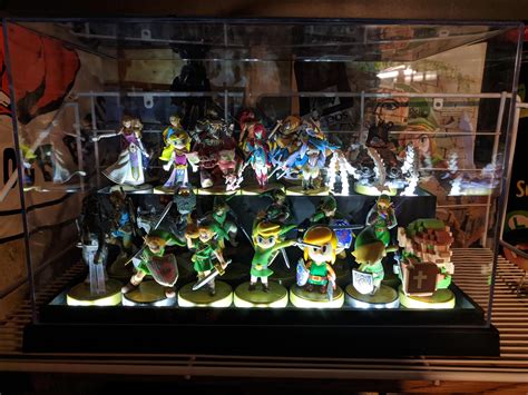 My complete Zelda amiibo collection now with amazing display case! : r ...