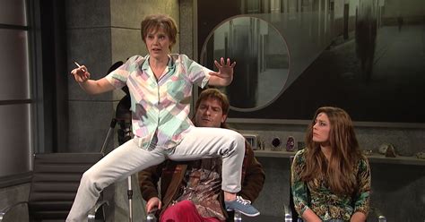 Kate McKinnon's Unlucky 'SNL' Alien Abduction Character Now Hounded By Ghosts | HuffPost