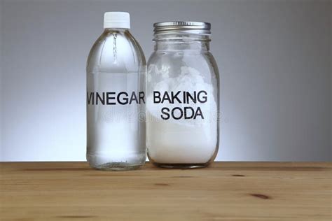 Baking soda with vinegar stock image. Image of sodium - 119736117