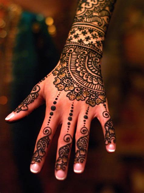 Stunning beautiful henna tattoos with intricate patterns – Vuing.com