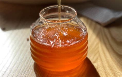 Best Manuka Honey Brands As Voted - Beekeeping 101