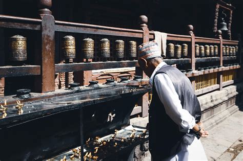 People praying at Wailing Wall · Free Stock Photo