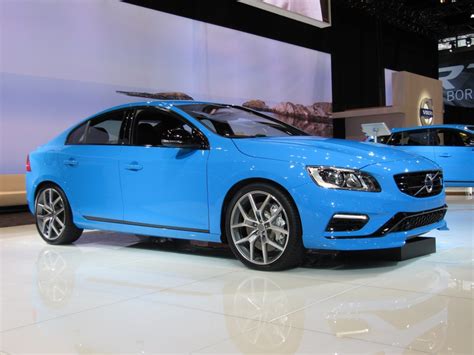 Volvo V8 Supercars Drivers Check Out The 2015 S60 Polestar: Video