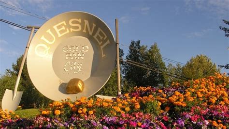 Giant gold pan relocation causing controversy in Quesnel | CBC News