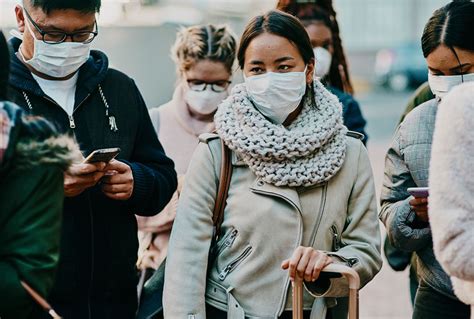 People who wear face masks become less sick if they do contract coronavirus, researchers find ...