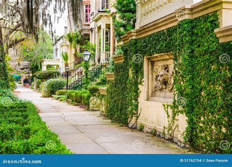 Savannah, Georgia Historic Neighborhoods Stock Photo - Image of historic, sidewalk: 51762754