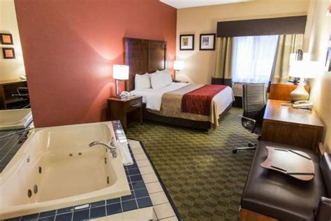 Comfort Inn & Suites - UPDATED 2017 Prices & Hotel Reviews (Jackson, MI) - TripAdvisor